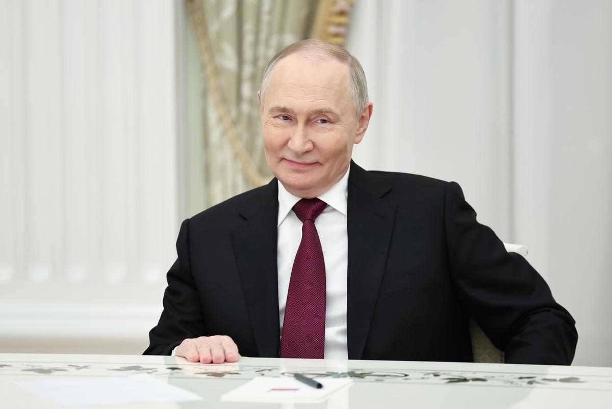 Vladimir Putin meets with US Presidential Envoy Steve Witkoff and Trump's son-in-law Jared Kushner at the Kremlin, 2 December 2025. Photo: EPA/Alexander Kazakov / Sputnik / Kremlin Pool